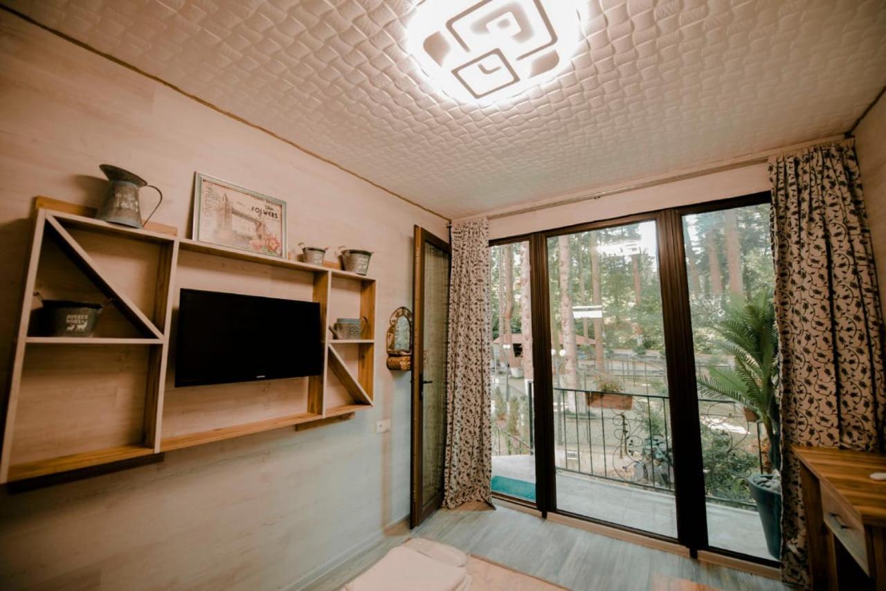 Hulus Hotel Makhindzsauri Kültér fotó