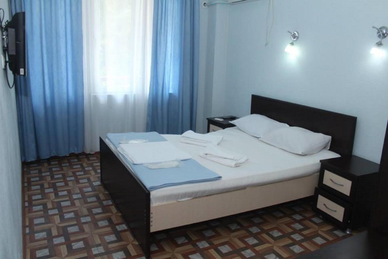 Hulus Hotel Makhindzsauri Kültér fotó
