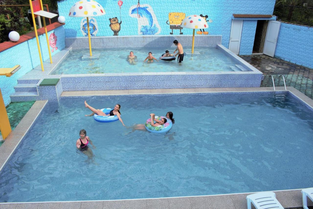 Hulus Hotel Makhindzsauri Kültér fotó