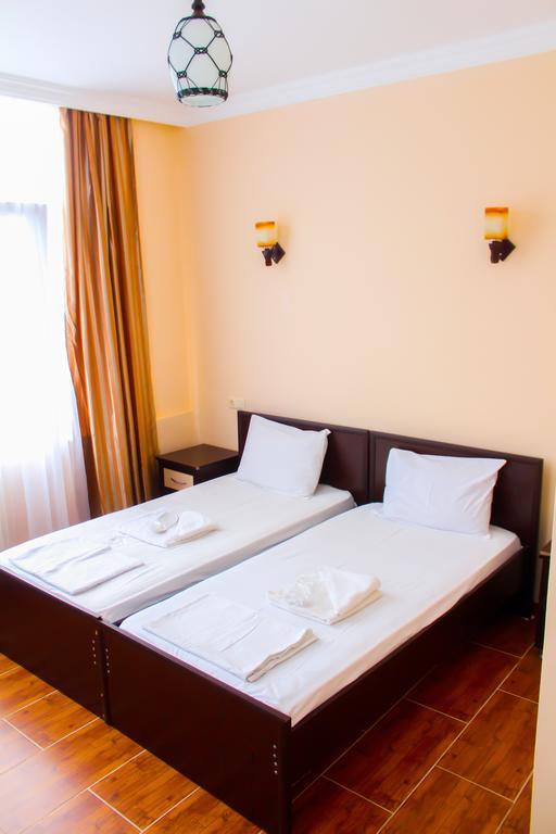 Hulus Hotel Makhindzsauri Kültér fotó