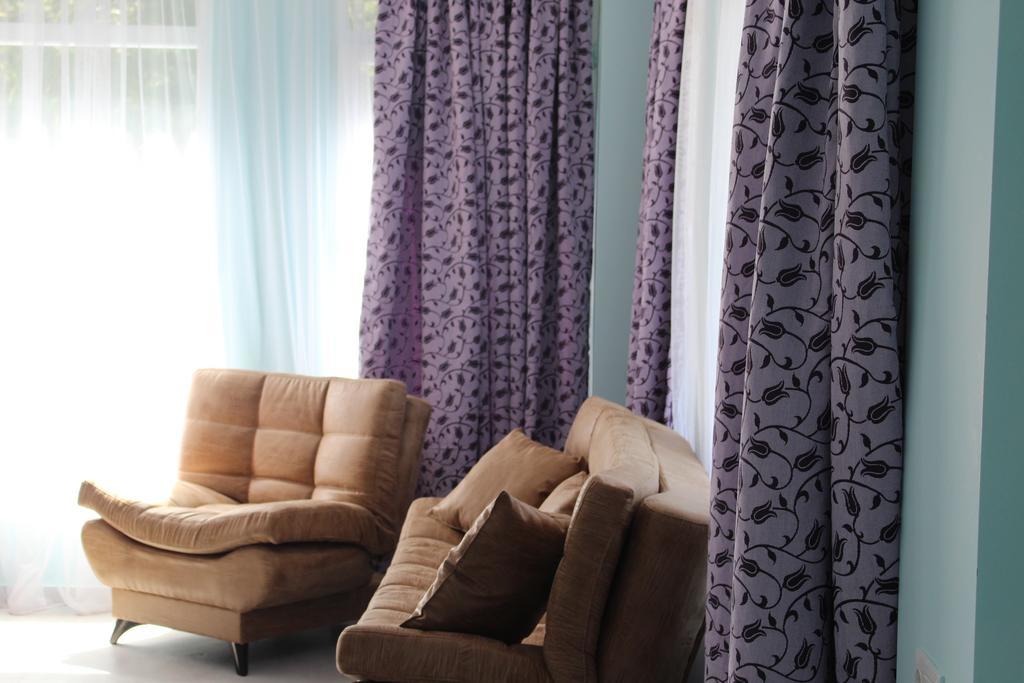 Hulus Hotel Makhindzsauri Kültér fotó